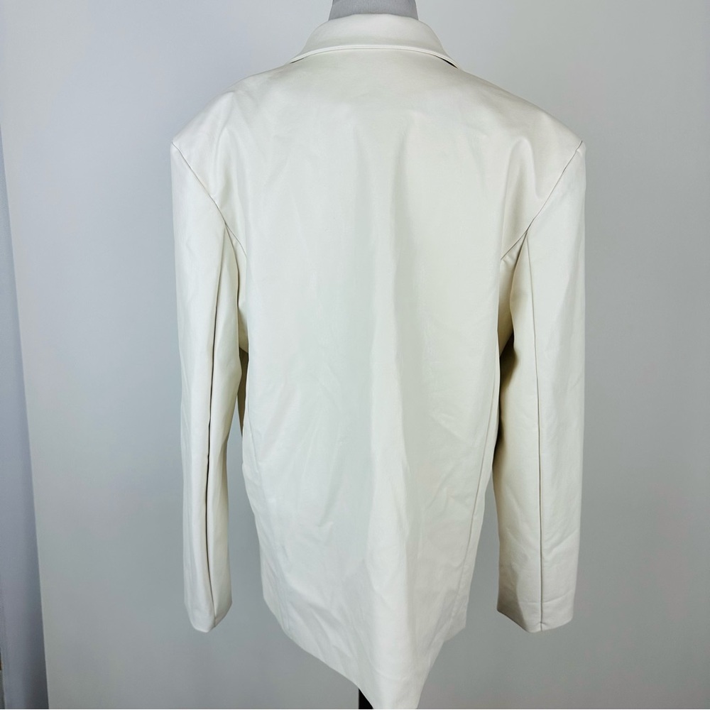 Edikted Anna White Oversized Faux Leather Blazer Size XS - Picture 11 of 16